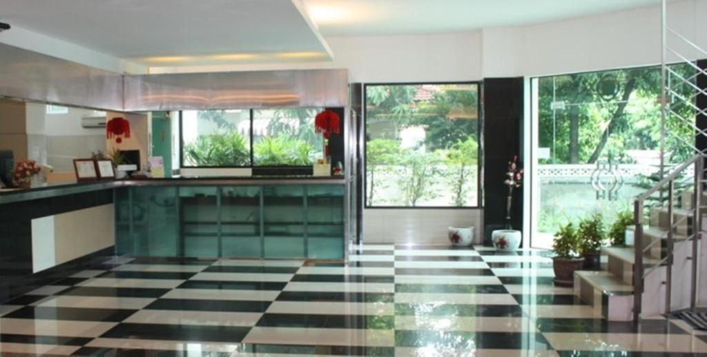 รัชดา เซเวนทีน เพลซ Hotel กรุงเทพมหานคร ภายนอก รูปภาพ